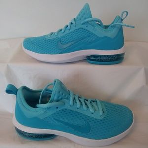 Womens Size 7 Nike Air Max